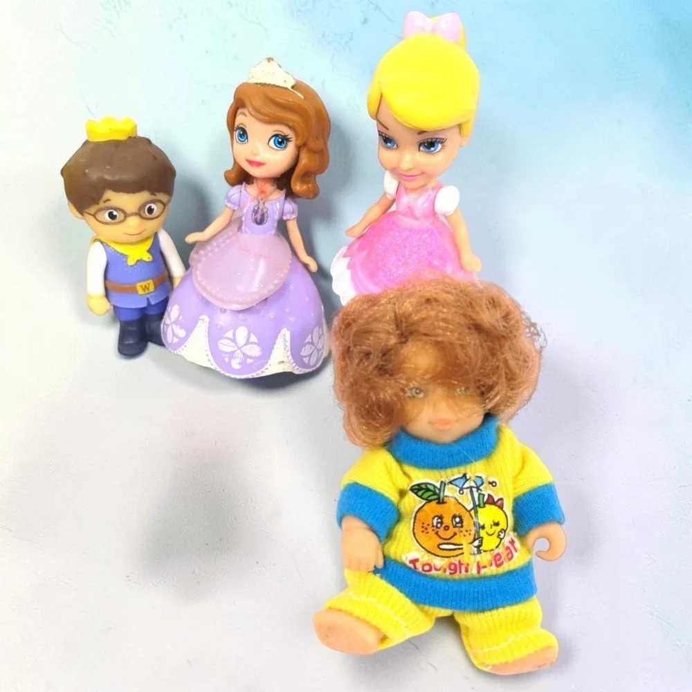 VTG 80's-2000's Mixed Mini Toy Figure Lot 7pc Sofia Princesses Toddlers 2-5